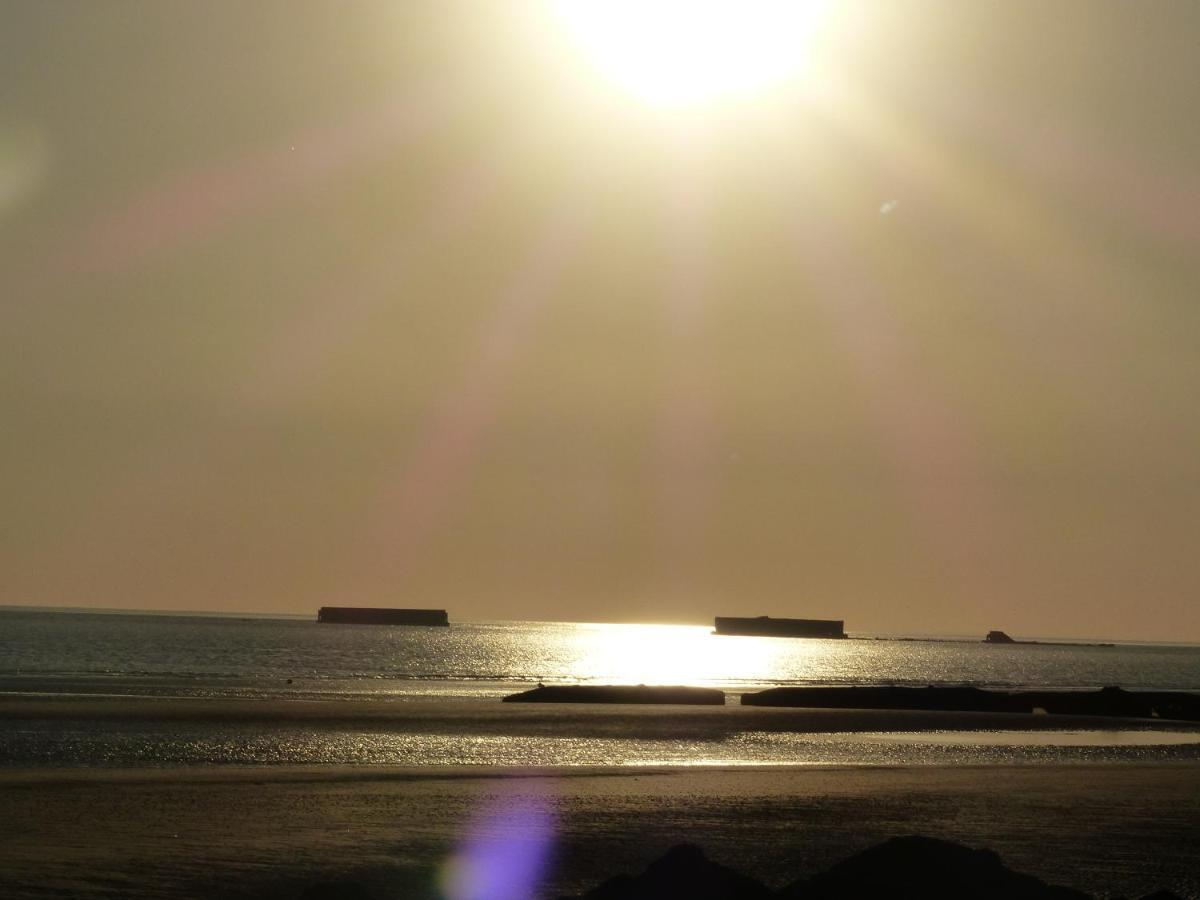 Le Ruban Bleu Face A La Mer Arromanches-les-Bains Dış mekan fotoğraf